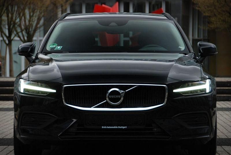 Gebraucht Volvo V60 Core 197 PS (144 kW) 2022 Schwarz Kombi