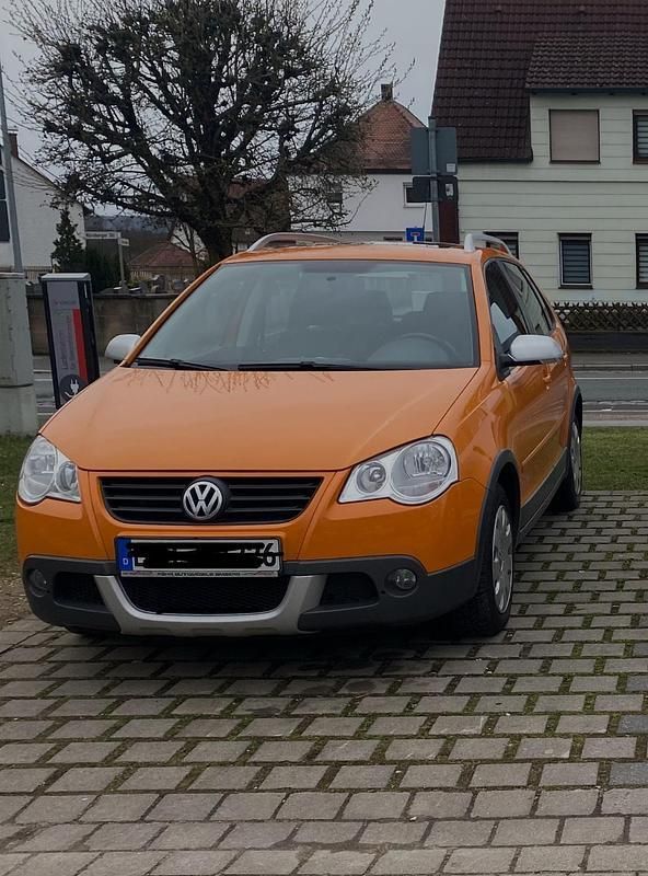 Orange Gebraucht 2006 VW Polo Cross Kleinwagen | 3.300 € - Bild 1/4