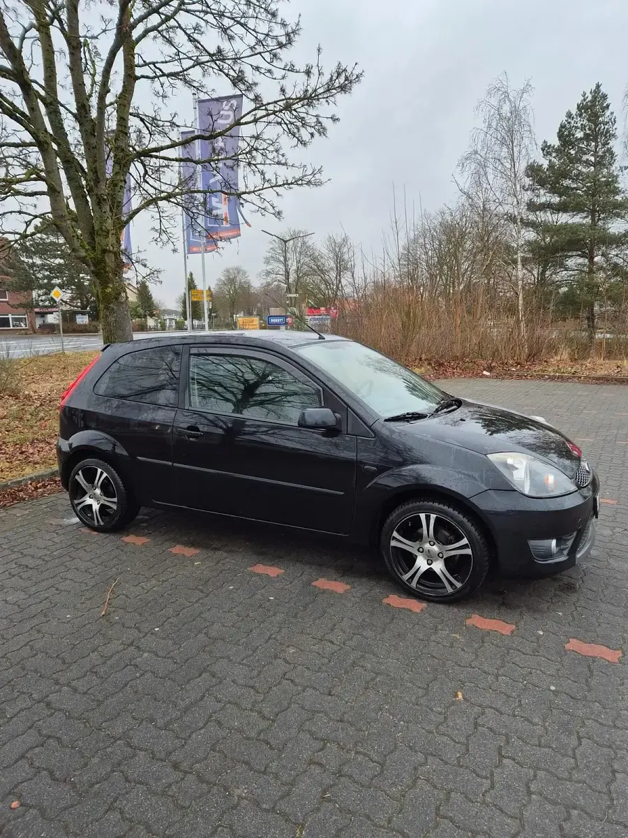 Gebraucht Ford Fiesta 80 PS (58 kW) 2008 Schwarz Kleinwagen