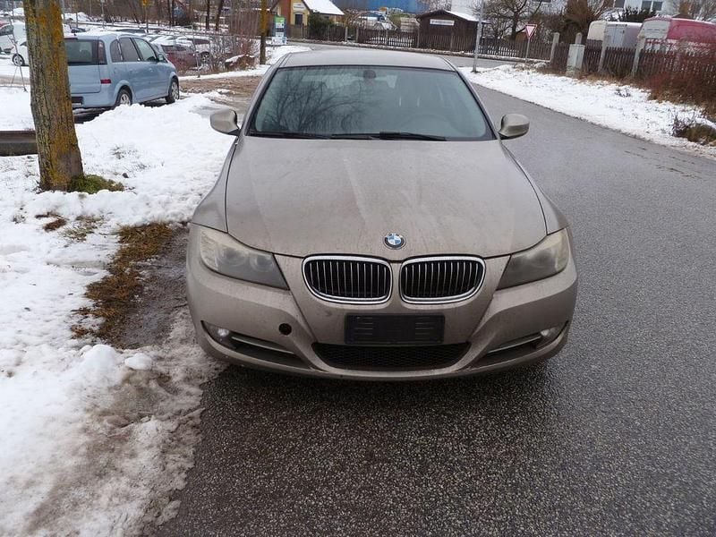 Grau Gebraucht 2010 BMW 318 Sport Line Kombi | 3.250 € (Superpreis) - Bild 1/4