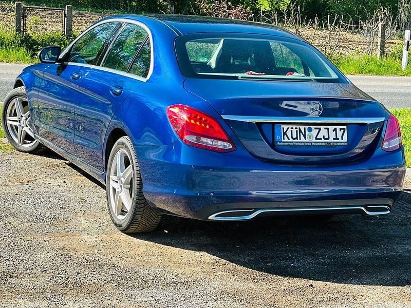 Second-hand Mercedes C180 Exclusive 156 CP (114 kW) 2016 Albastru Berlinǎ