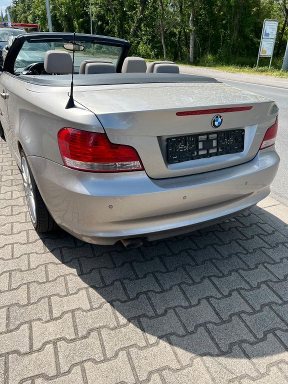 Gebraucht BMW 118 Cabriolet 143 PS (105 kW) 2009 Beige Cabrio