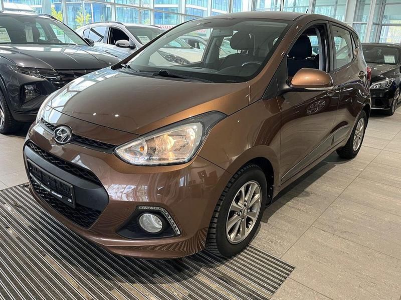 Gebraucht Hyundai i10 Style 87 PS (63 kW) 2017 Cashmere brown / met Kleinwagen