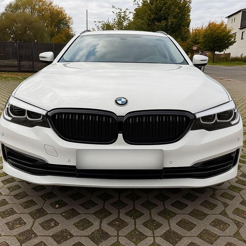Gebraucht BMW 520 Sport Line 190 PS (139 kW) 2019 Weiß Kombi