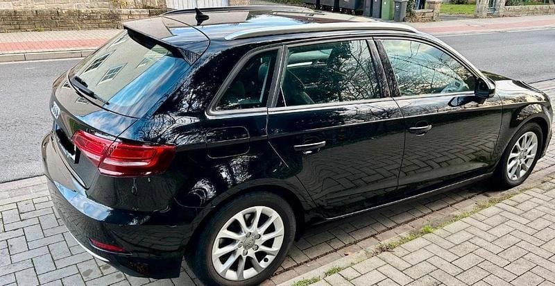 Gebraucht Audi A3 Sportback 150 PS (110 kW) 2017 Schwarz Kleinwagen