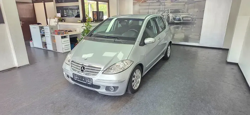 Gebraucht Mercedes A180 Elegance 109 PS (80 kW) 2005 Silber Limousine