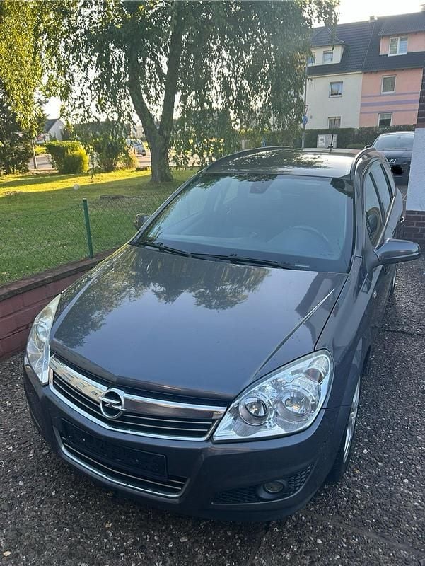Grau Gebraucht 2009 Opel Astra Kombi | 950 € (Superpreis) - Bild 1/4