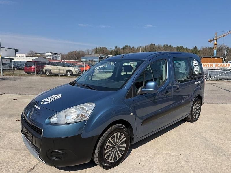 Gebraucht Peugeot Partner Tepee 114 PS (83 kW) 2014 Blau Van / Kleinbus