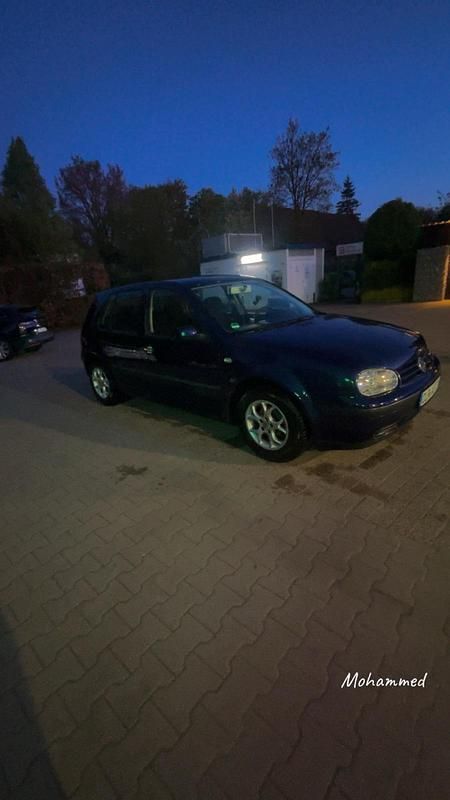 Second-hand VW Golf IV 75 CP (55 kW) 2000 Albastru Berlinǎ