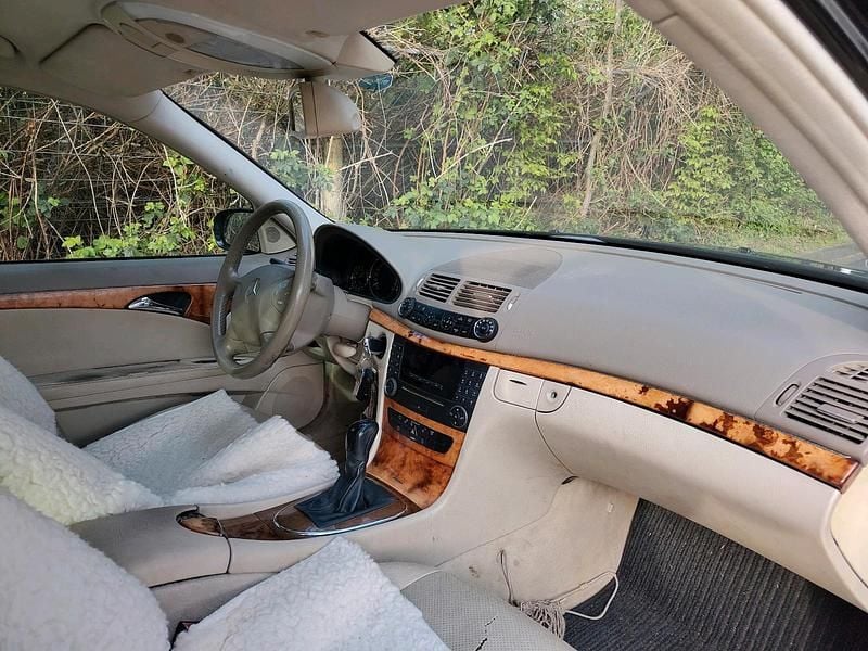 Gebraucht Mercedes E220 150 PS (110 kW) 2005 Schwarz Kombi