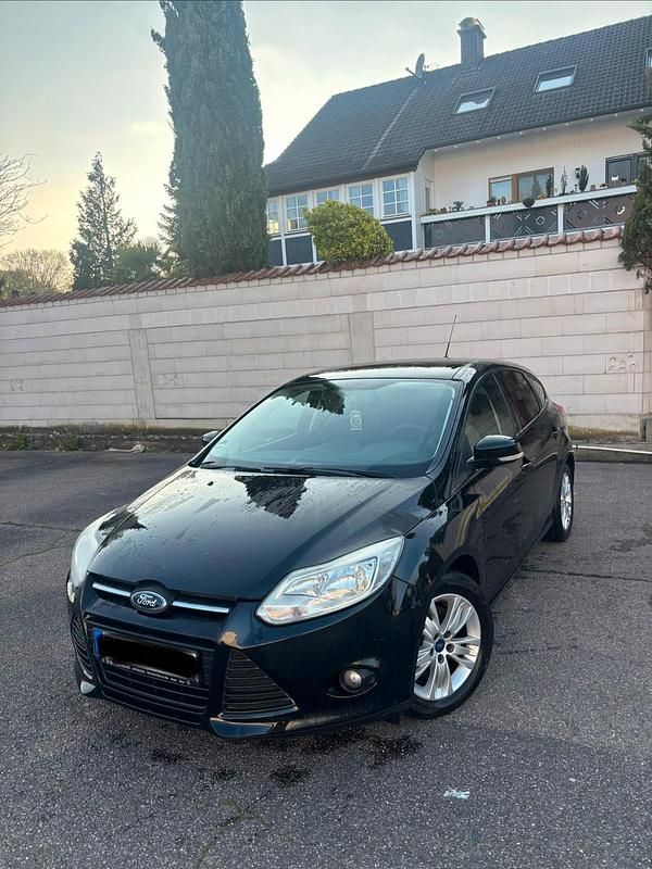 Second-hand Ford Focus 150 CP (110 kW) 2011 Negru Berlinǎ
