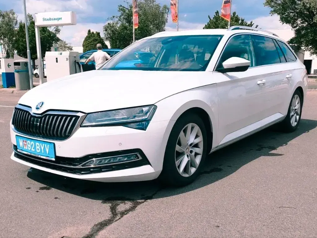 Gebraucht Skoda Superb Style 150 PS (110 kW) 2022 Weiß Limousine