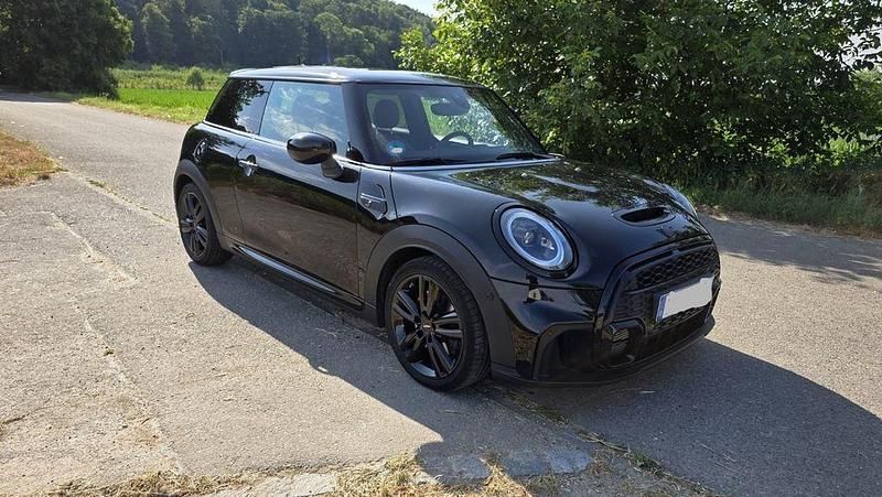 Schwarz Gebraucht 2022 Mini John Cooper Works Kleinwagen | 26.999 € (Superpreis) - Bild 1/4