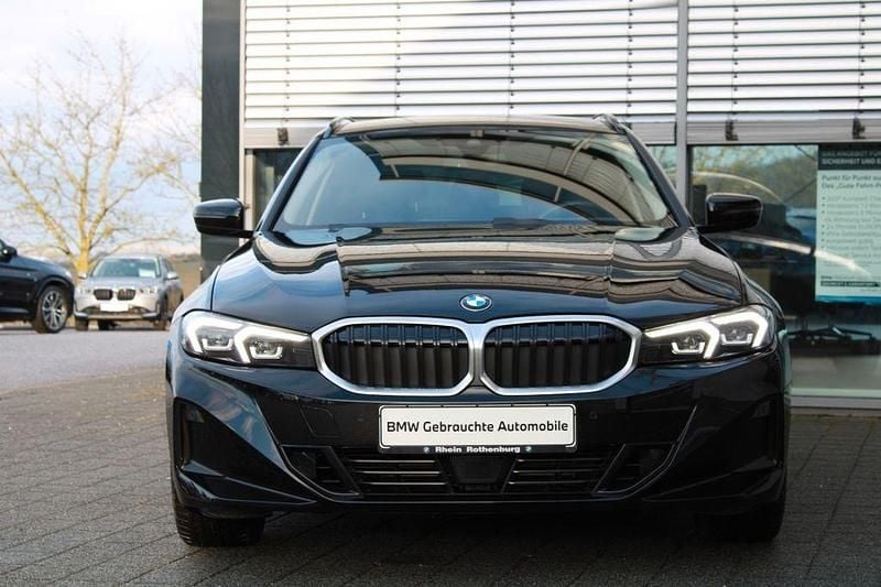 Gebraucht BMW 318 150 PS (110 kW) 2023 Radio bmw reverse rds Kombi