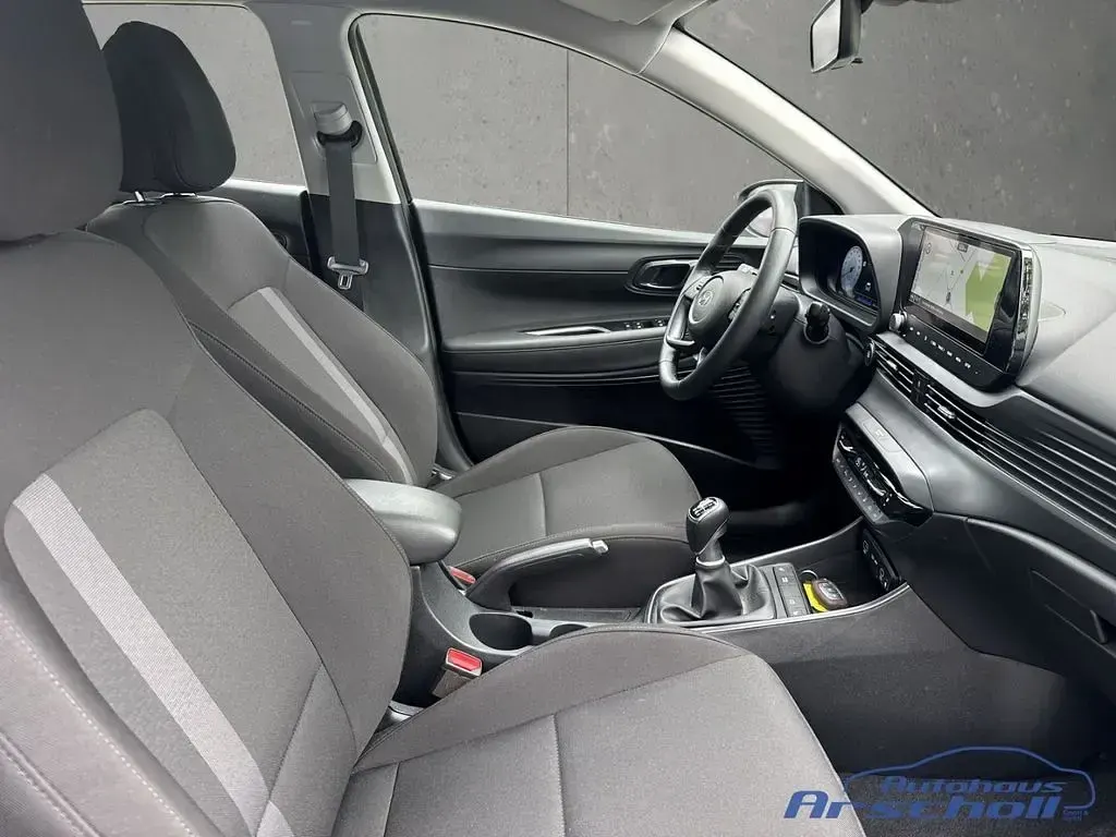Gebraucht Hyundai i20 Trend 101 PS (74 kW) 2024 Schwarz Kleinwagen