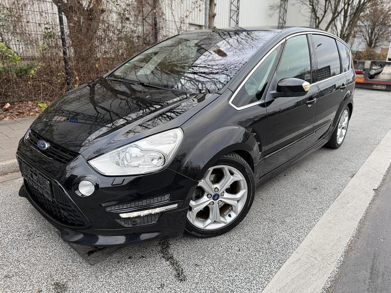 Schwarz Gebraucht 2013 Ford S-MAX Titanium S Van / Kleinbus | 10.950 € (Teuer) - Bild 1/4