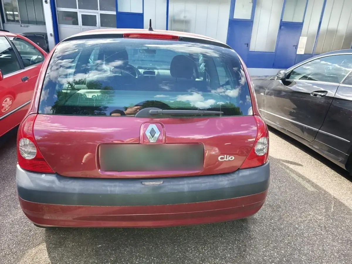 Gebraucht Renault Clio II 75 PS (55 kW) 2003 Rot Kleinwagen