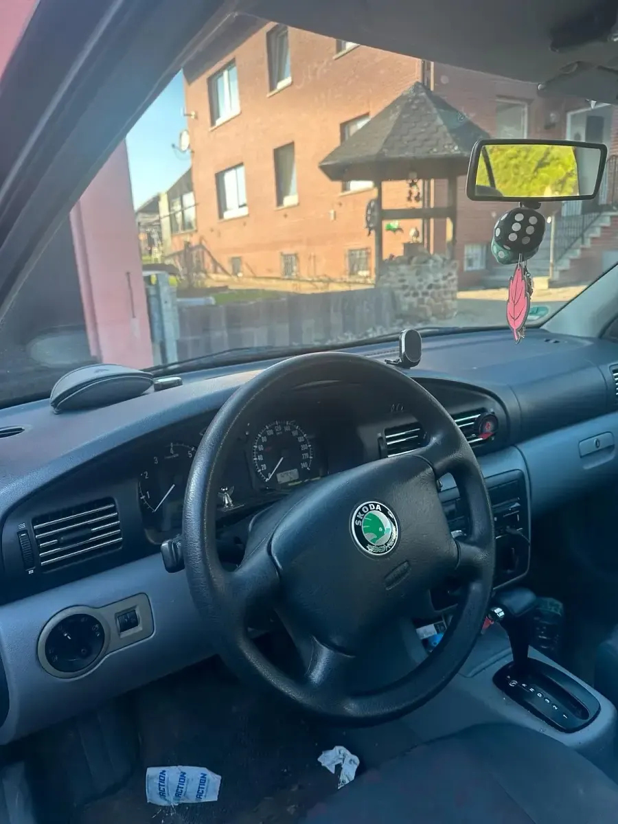 Gebraucht Skoda Octavia 76 PS (55 kW) 1999 Rot Limousine