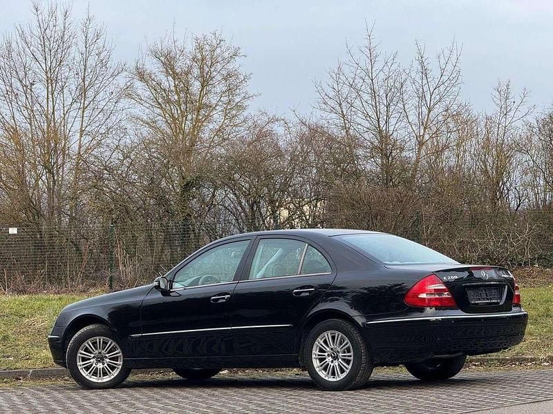 Gebraucht Mercedes E200 Elegance 163 PS (119 kW) 2004 Schwarz Limousine