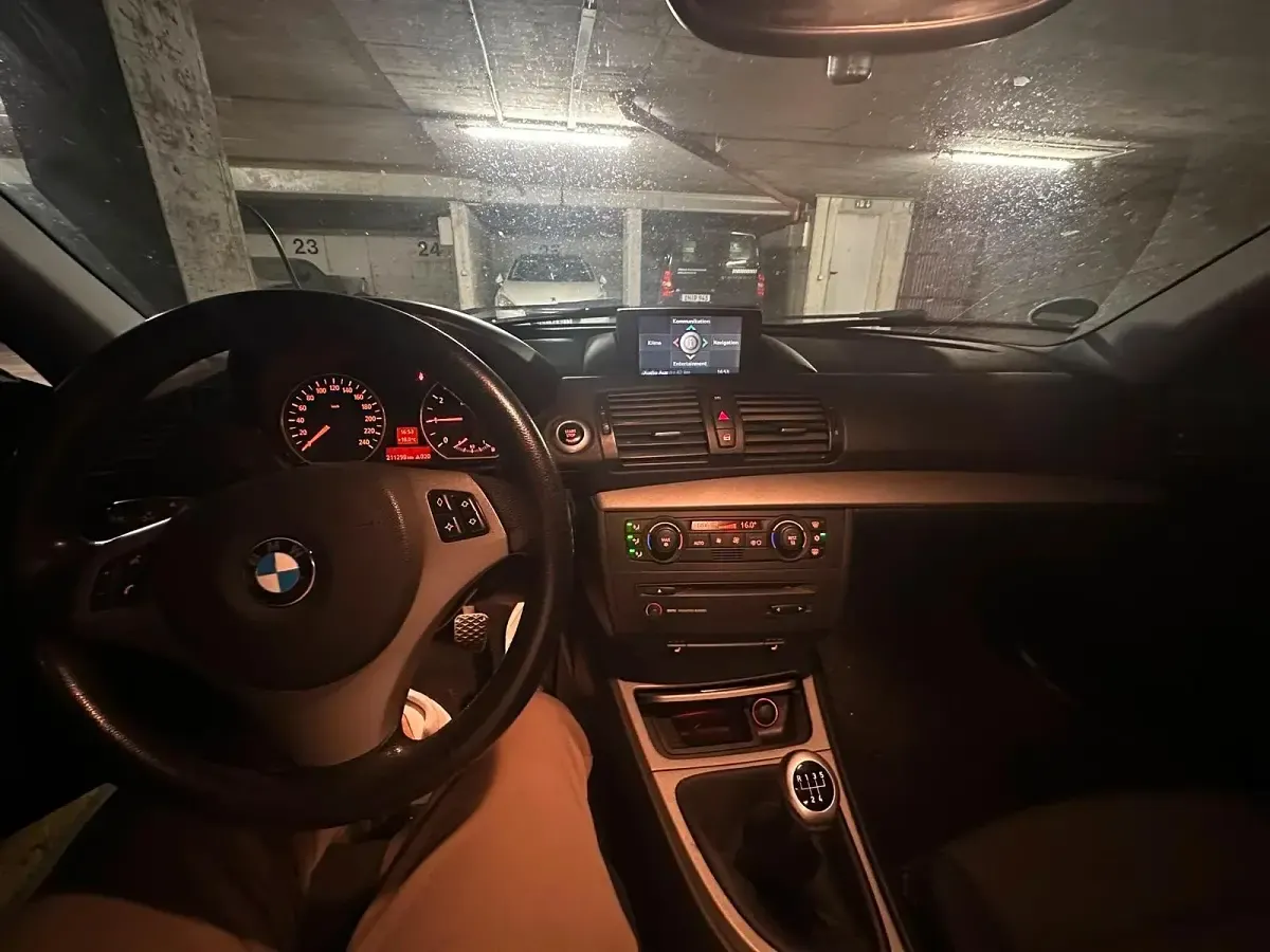 Gebraucht BMW 116 116 PS (85 kW) 2005 Schwarz Kleinwagen