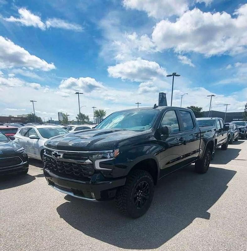 Schwarz Neu 2025 Chevrolet Silverado SUV | 89.900 € (Fairer Preis) - Bild 1/1