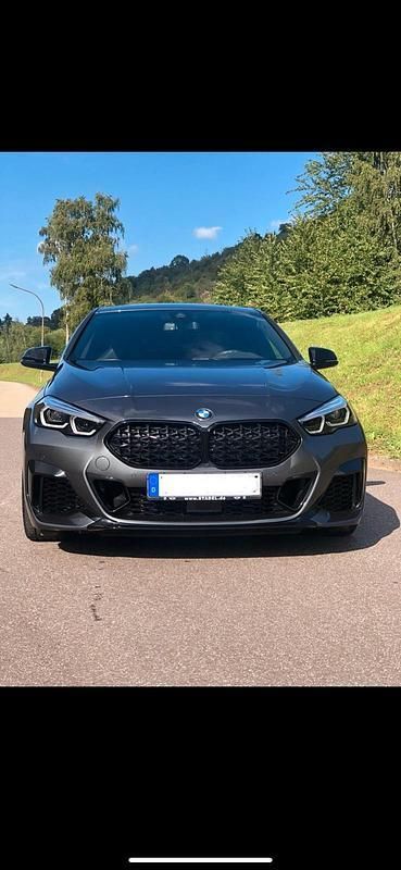 Grau Gebraucht 2020 BMW M235 Shadowline Coupé | 39.500 € (Teuer) - Bild 1/4
