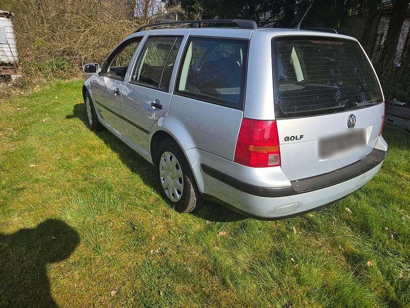 Gebraucht VW Golf IV 101 PS (74 kW) 2000 Silber Kombi
