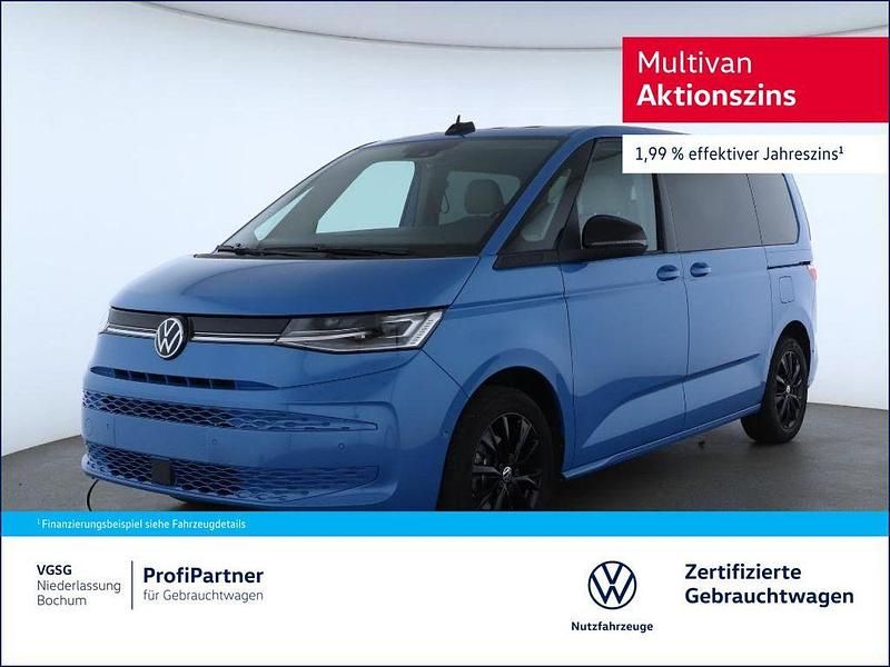 Blau Gebraucht 2024 VW Multivan Life Van / Kleinbus | 56.800 € (Etwas zu teuer) - Bild 1/3
