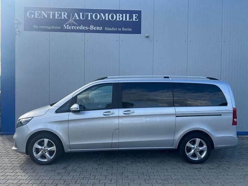 Gebraucht Mercedes V220 163 PS (119 kW) 2021 Silber Van / Kleinbus