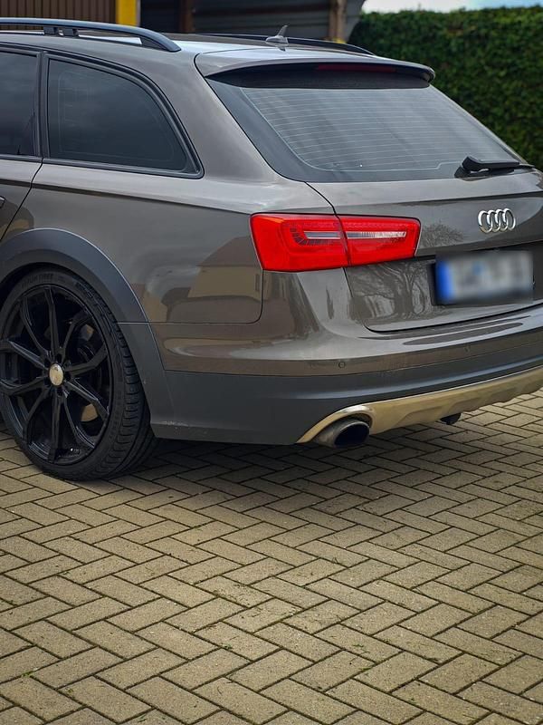 Gebraucht Audi A6 Allroad 333 PS (244 kW) 2013 Grau Kombi