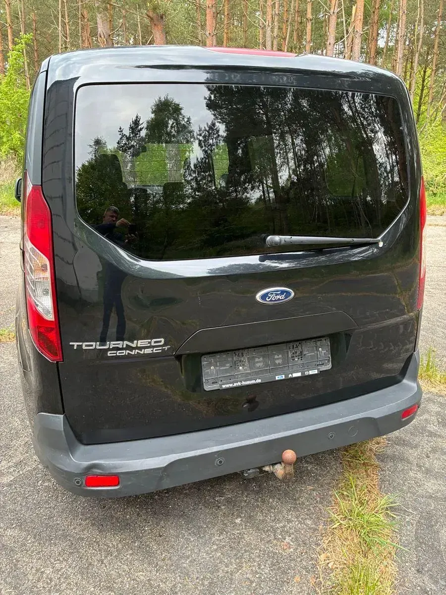 Gebraucht Ford Tourneo Connect 116 PS (85 kW) 2015 Schwarz Van / Kleinbus
