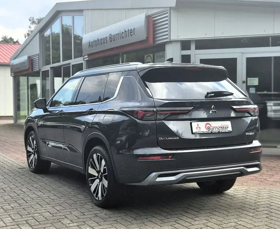 Gebraucht Mitsubishi Outlander P-HEV Top 306 PS (225 kW) 2025 Grau SUV