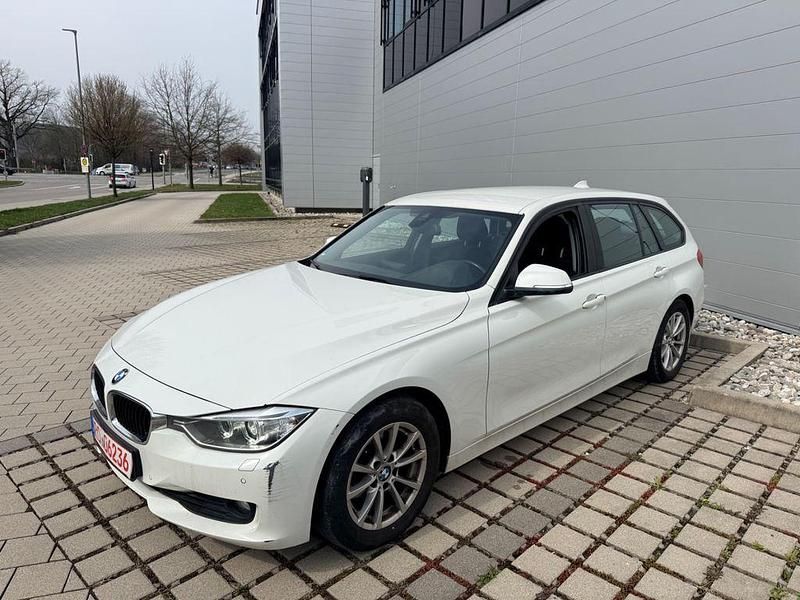 Gebraucht BMW 320 Sport Line 184 PS (135 kW) 2013 Weiß Kombi