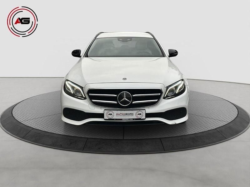 Gebraucht Mercedes E220 Night 194 PS (142 kW) 2017 Polarweiß Kombi