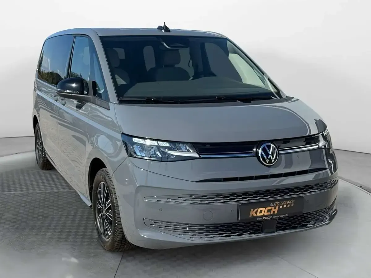 Neu VW Multivan 150 PS (110 kW) 2026 Grau Van / Kleinbus