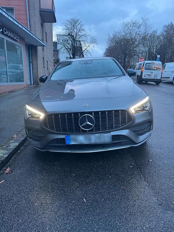 Gebraucht Mercedes CLA200 190 PS (139 kW) 2019 Silber Limousine