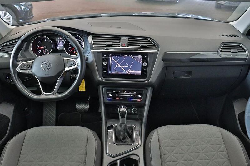 Gebraucht VW Tiguan Life 150 PS (110 kW) 2022 Grau SUV