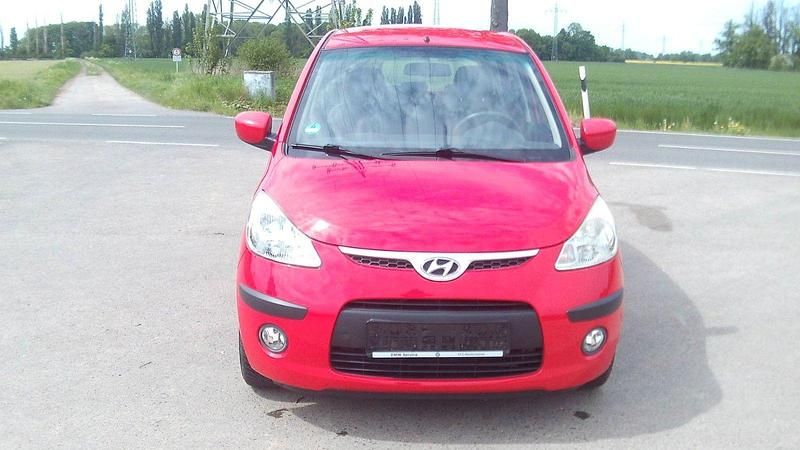 Rot Gebraucht 2010 Hyundai i10 Classic Kleinwagen | 2.950 € (Fairer Preis) - Bild 1/4