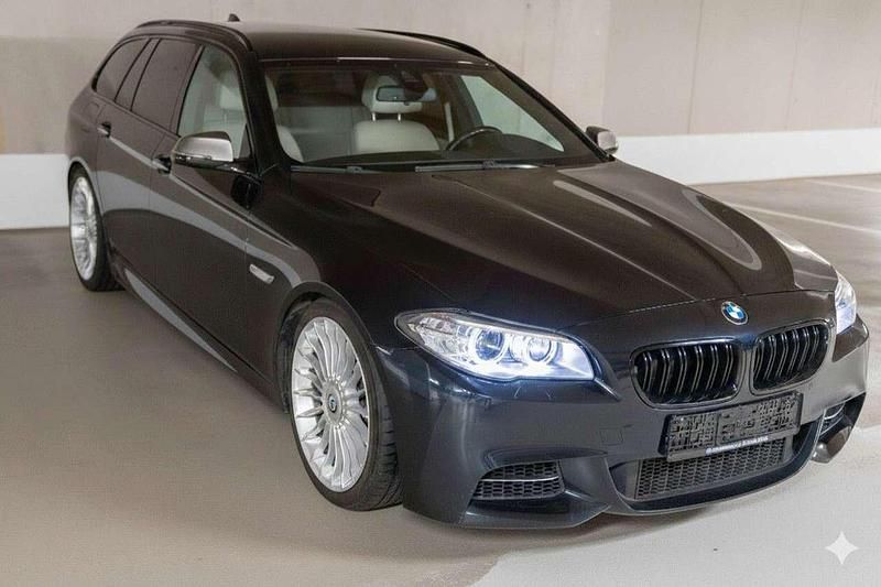 Gebraucht BMW 550 381 PS (280 kW) 2017 Carbonschwarz Kombi