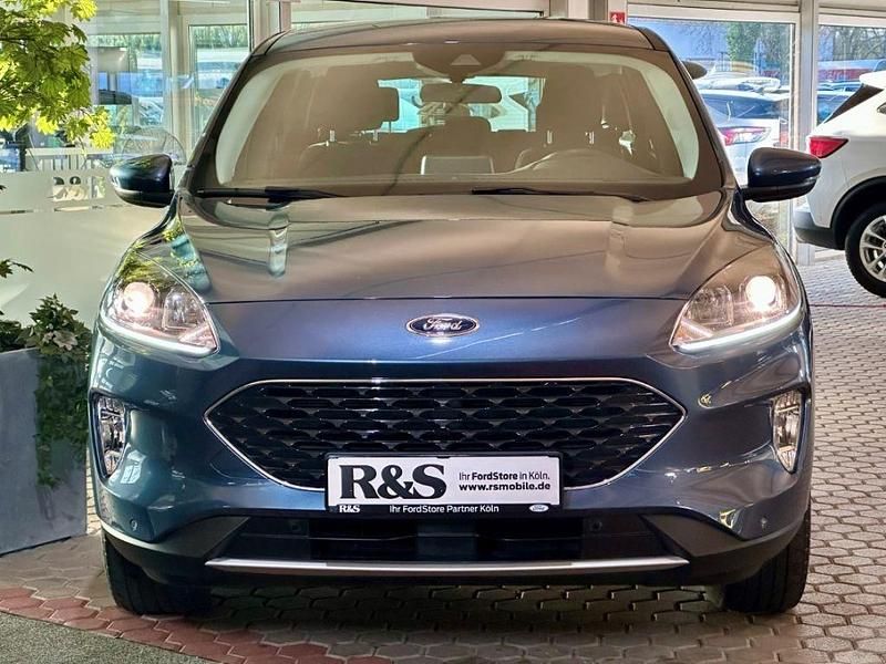 Usado Ford Kuga Cool & Connect 152 HP (111 kW) 2022 Azul SUV