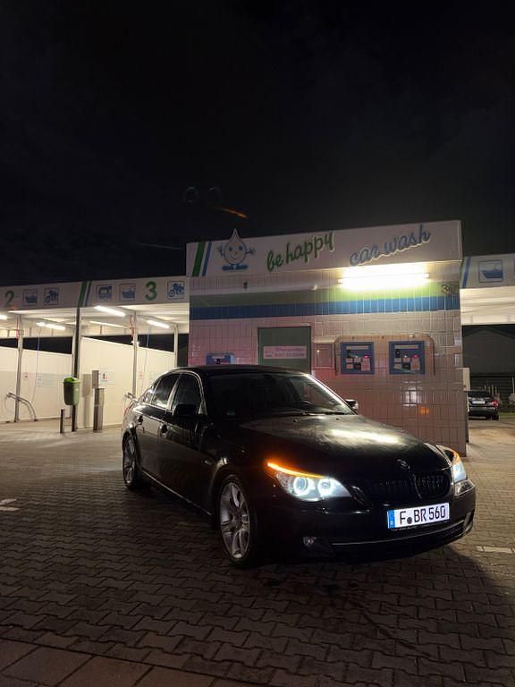 Gebraucht BMW 523 Basis 190 PS (139 kW) 2007 Schwarz Limousine
