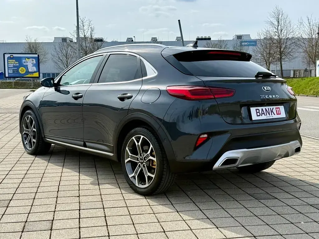 Używany Kia XCeed Xdition 160 KM (117 kW) 2021 Beżowy SUV
