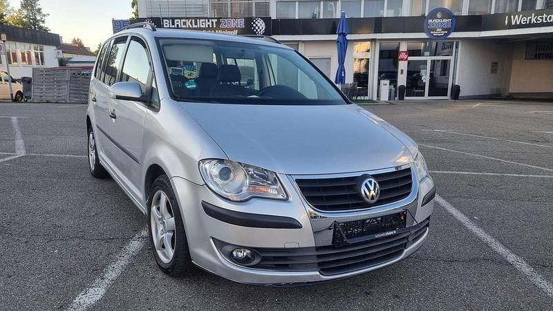 Silber Gebraucht 2009 VW Touran Van / Kleinbus | 1.990 € (Superpreis) - Bild 1/4