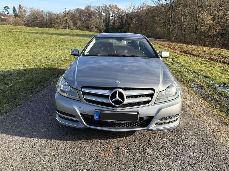 Gebraucht Mercedes C180 156 PS (114 kW) 2012 Grau Coupé