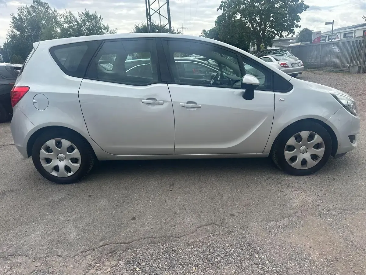 Gebraucht Opel Meriva Edition 120 PS (88 kW) 2014 Silber Van / Kleinbus