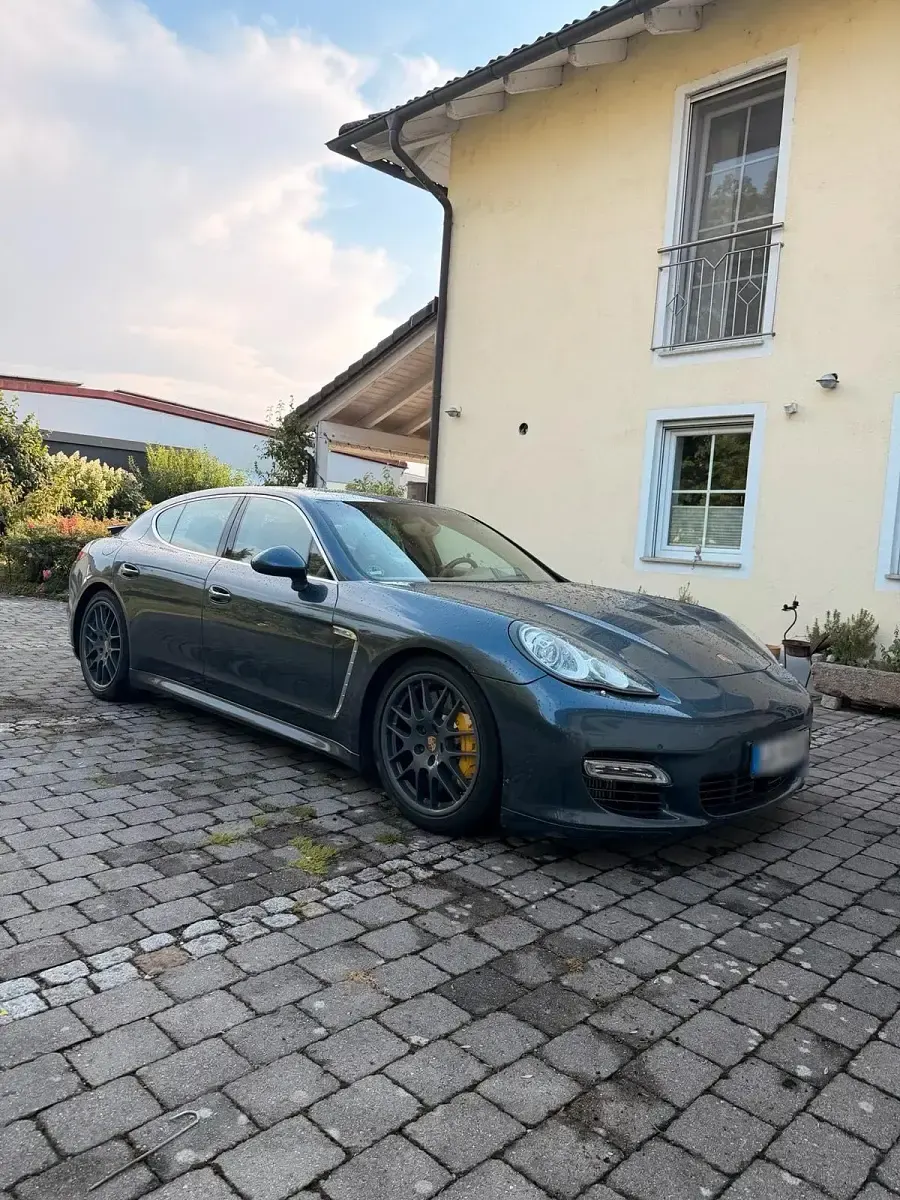 Gebraucht Porsche Panamera Turbo 500 PS (367 kW) 2011 Blau Kleinwagen
