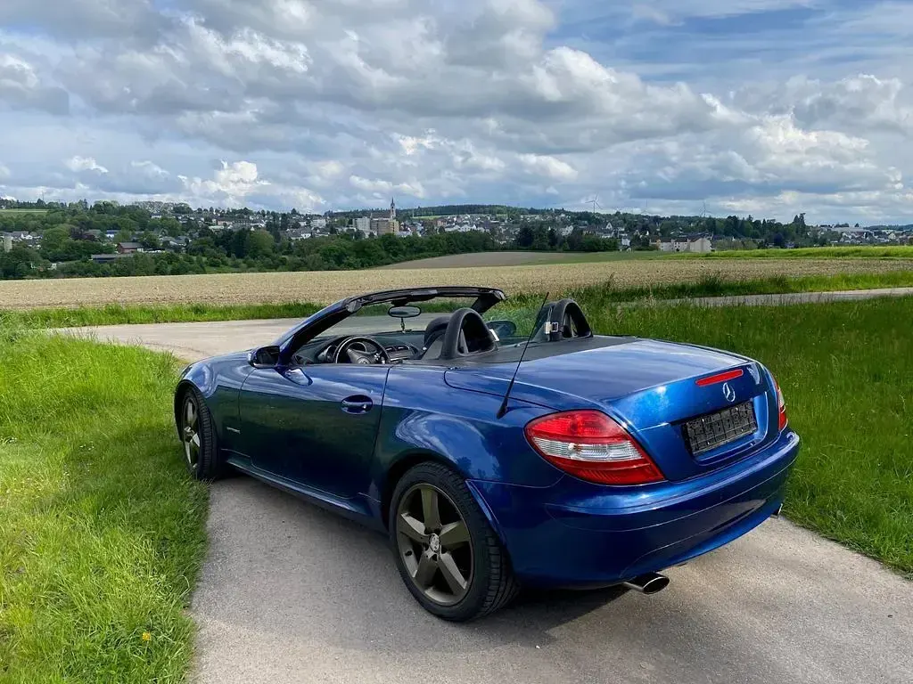 Second-hand Mercedes SLK200 163 CP (119 kW) 2005 Albastru Cabrio