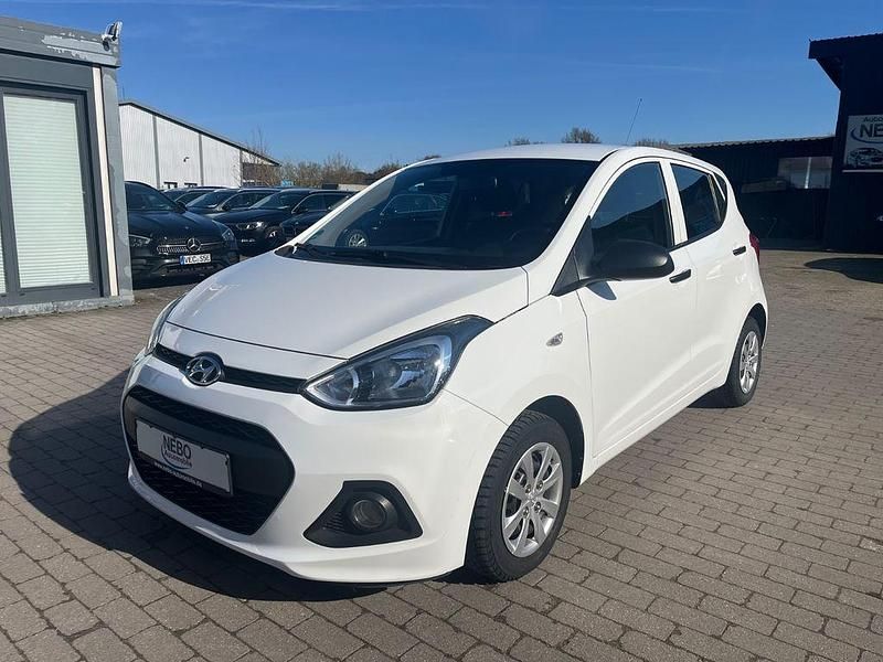 Gebraucht Hyundai i10 Classic 67 PS (49 kW) 2015 Weiß Kleinwagen