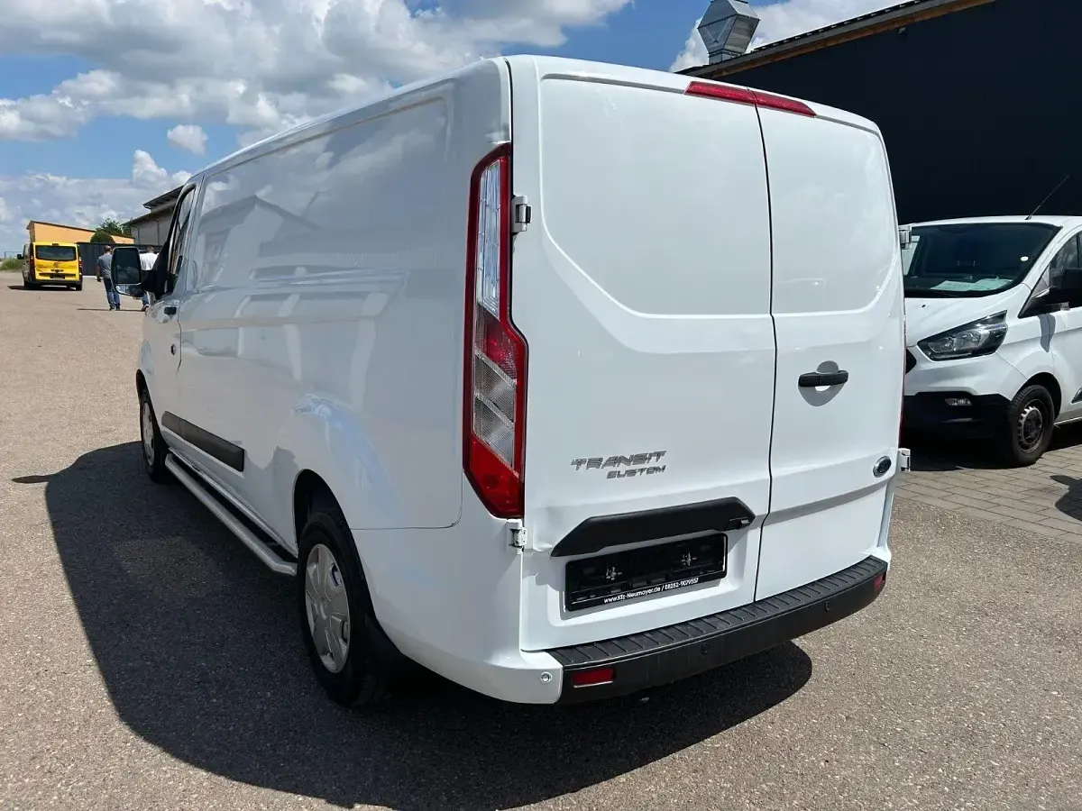Gebraucht Ford Transit Custom 105 PS (77 kW) 2022 Weiß Van / Kleinbus