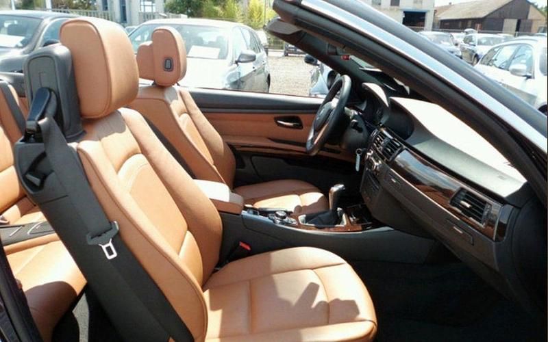 Gebraucht BMW 320 Cabriolet 170 PS (125 kW) 2010 Schwarz Cabrio